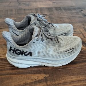 Men's HOKA size 9 grey/white